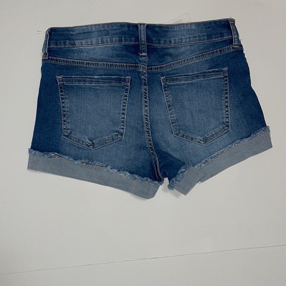 Mid-rise denim shorts - Picture 2 of 2